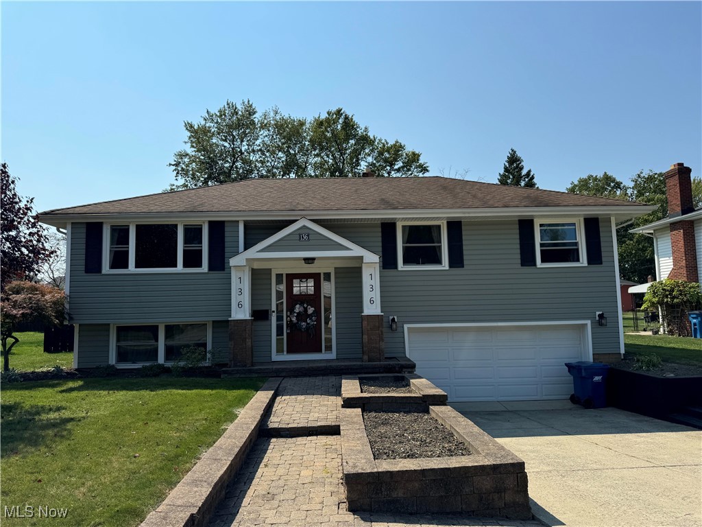 Lakehurst Dr, Eastlake, OH 44095