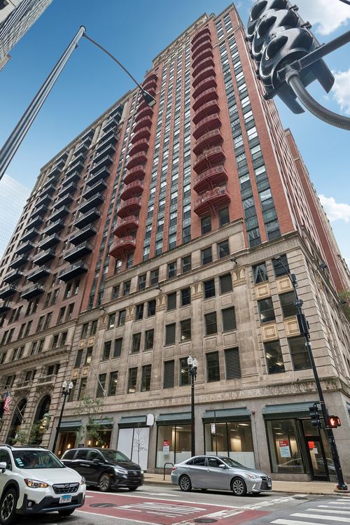2001-208 W Washington St, Chicago, IL, 60606-3587 | Card Image