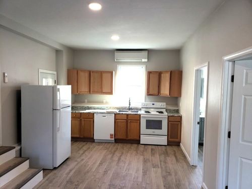 1-2 Bancroft Rd, Londonderry, NH, 03053-2836 | Card Image