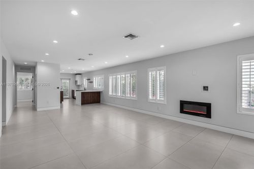 1632 Sw 12th St, MIAMI, FL, 33135-5322 | Card Image