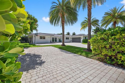 1001 Diplomat Pkwy, Hallandale Beach, FL, 33009-3719 | Card Image