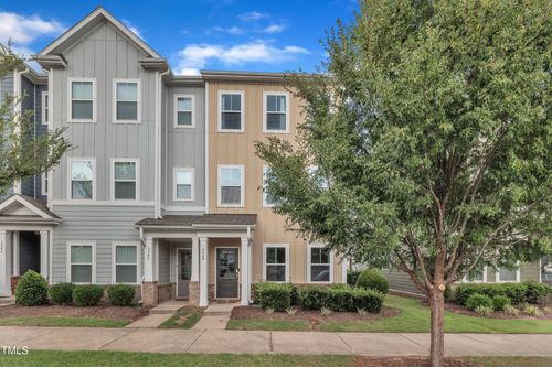6440 Perry Creek Rd, Raleigh, NC, 27616-8097 | Card Image