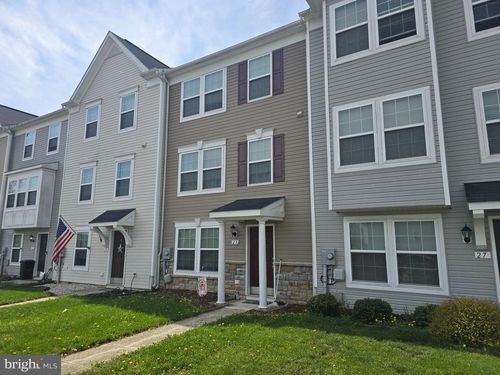 23 Private Ct, BUNKER HILL, WV, 25413-1102 | Card Image