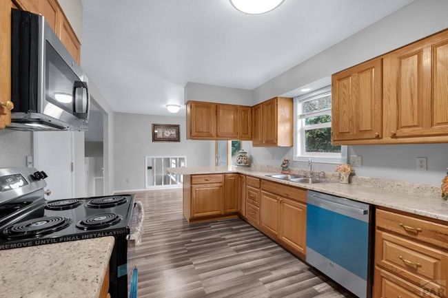 41 S Briarwood Pl, House other with 4 bedrooms, 3 bathrooms and 1 parking in Pueblo CO | Image 12
