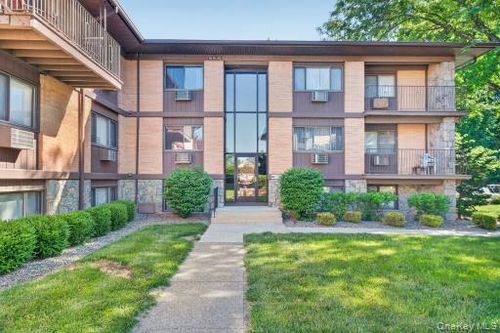 65-10 Oakwood Ter, New Windsor, NY, 12553-7733 | Card Image