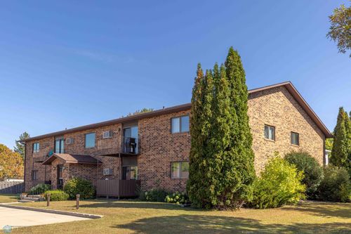 apt-205-2419 25 1/2 Ave S, Fargo, ND, 58103-5401 | Card Image