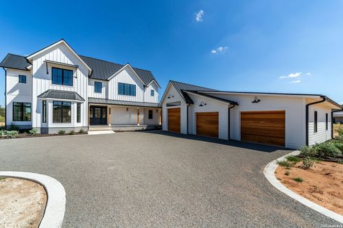 324 Klenin Place, Fredericksburg, TX, 78624 | Card Image