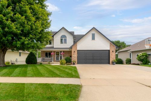 325 Alvarado Avenue, Cedar Falls, IA, 50613 | Card Image