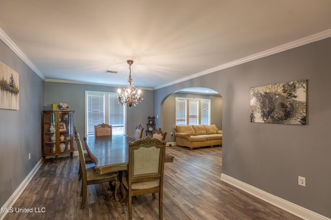 _211 Traceway dining room | Image 4