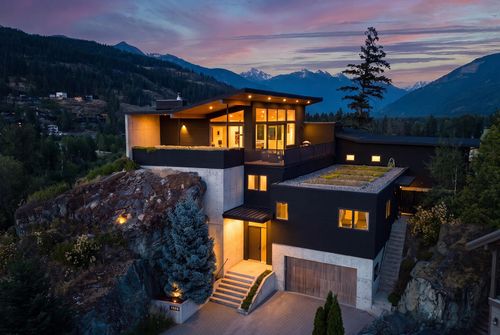 1764 Pinewood Dr, Pemberton, BC, V0N2L3 | Card Image