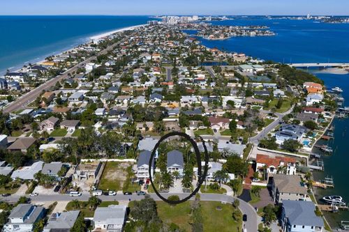 117 6th St, BELLEAIR BEACH, FL, 33786-3216 | Card Image