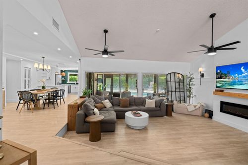 2 Graemoor Ter, Palm Beach Gardens, FL, 33418-6804 | Card Image