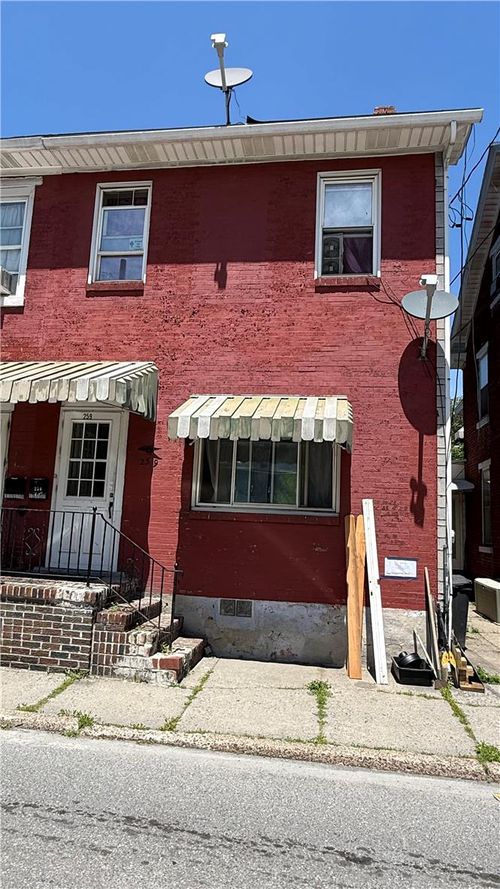 259 W Rowe St, Tamaqua, PA, 18252-1243 | Card Image