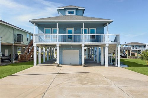 126 Driftwood Rd, Freeport, TX, 77541-9677 | Card Image