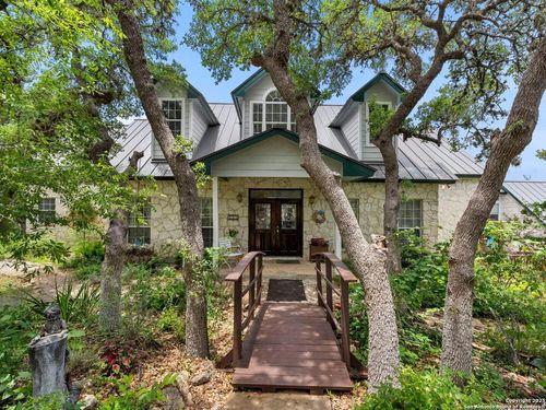125 Northlake Cv, Lakehills, TX, 78063-6591 | Card Image