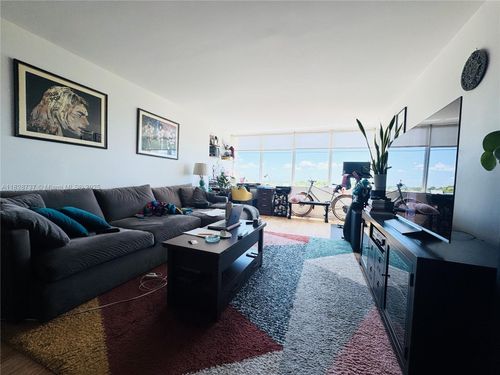 apt-603-8233 Harding Ave, Miami Beach, FL, 33141-5218 | Card Image