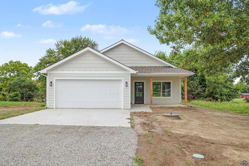 8711 Willow Ln, Ozawkie, KS, 66070 | Card Image