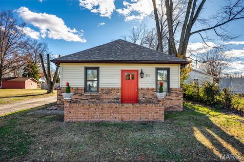 512 Nichols St, Livingston, IL, 62058-1057 | Card Image