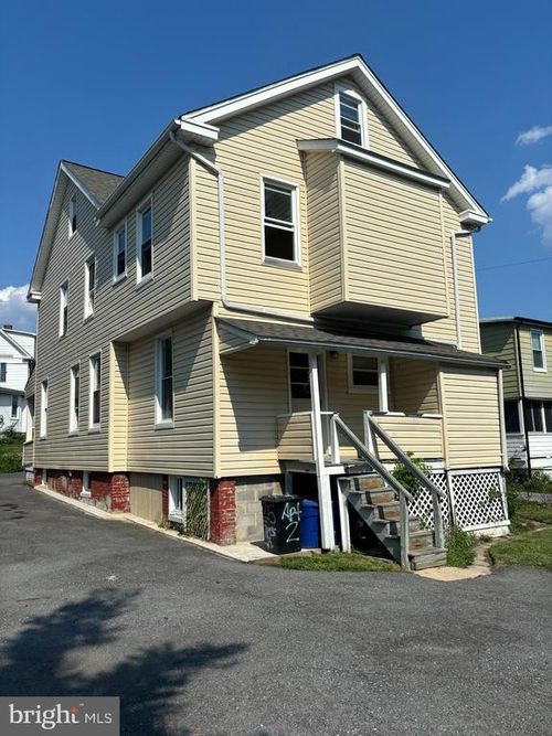 apt1-25 Egges Ln, BALTIMORE, MD, 21228-4512 | Card Image