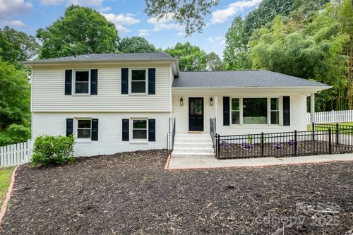 8025 Cliffside Dr, Charlotte, NC, 28270-2730 | Card Image