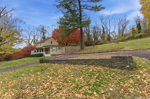 327 W Neck Rd, Huntington, NY, 11743-1726 | Card Image