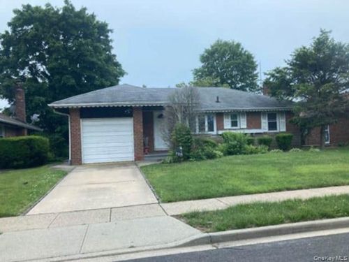 726 Dean Drive, Hempstead, NY, 11510 | Card Image