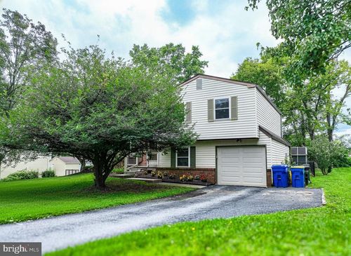 873 Blue Jay Rd, HARRISBURG, PA, 17111-5004 | Card Image