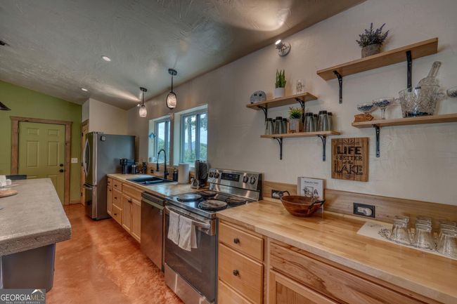1529 Cedar View Dr, House other with 1 bedrooms, 2 bathrooms and 8 parking in Hiawassee GA | Image 16