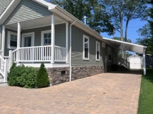 unit-586-1661 Old Country Rd, Riverhead, NY, 11901-4443 | Card Image