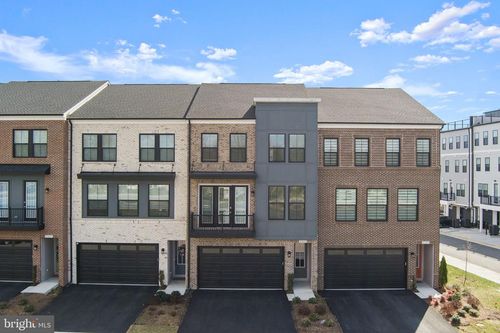 43421 Farringdon Sq, BROADLANDS, VA, 20148-5553 | Card Image