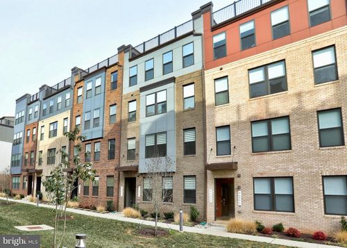 44531 Wolfhound Sq, ASHBURN, VA, 20147-6347 | Card Image