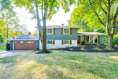 395 Spring Pond Rd, Sagamore Hills, OH, 44067-1869 | Card Image