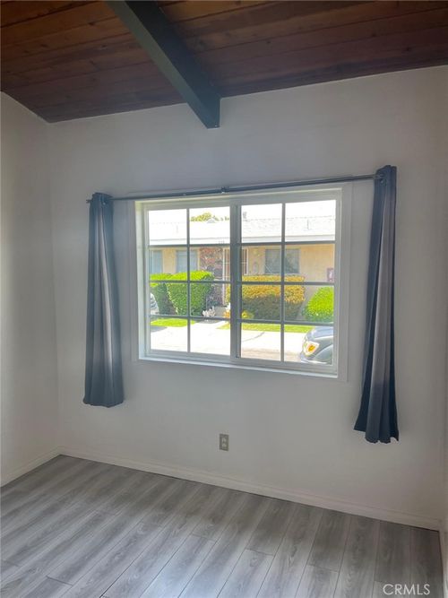 287 N Oak St, Orange, CA, 92867-7706 | Card Image