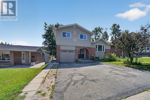 63 Springdale Dr, Barrie, ON, L4M5A9 | Card Image