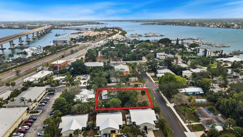 621 Nw Australian St, Stuart, FL, 34994-1104 | Card Image
