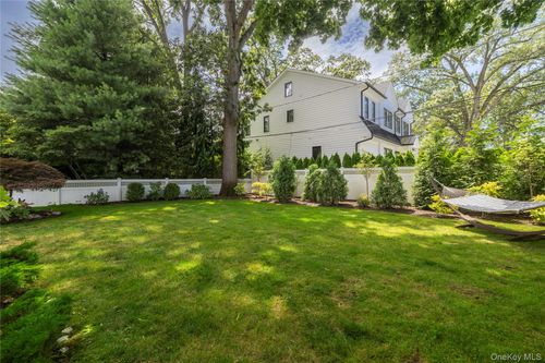 22 Oakdale Rd, Rockville Centre, NY, 11570-1322 | Card Image