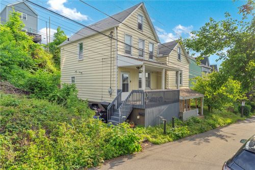 2324 Wellington St, Pittsburgh, PA, 15203-2730 | Card Image