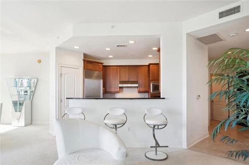 apt-2002-2828 Peachtree Rd Nw, Atlanta, GA, 30305-5116 | Card Image