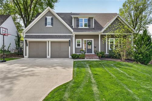 6806 Fontana St, Prairie Village, KS, 66208-1629 | Card Image