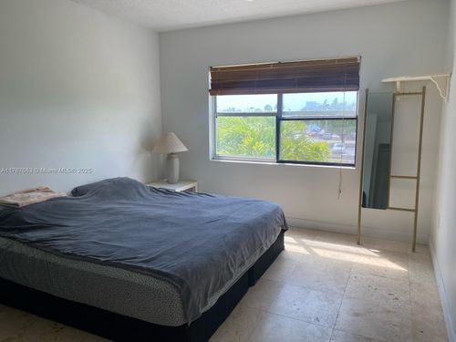 apt-209-400 Kings Point Dr, Sunny Isles Beach, FL, 33160-4732 | Card Image