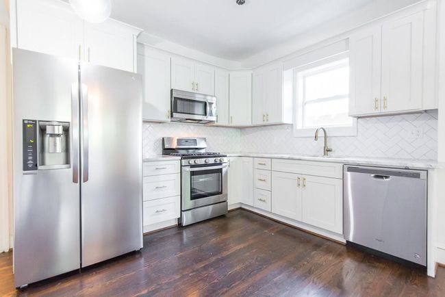 APT-2 - 536 Boulevard Pl Ne, Home with 2 bedrooms, 1 bathrooms and 1 parking in Atlanta GA | Image 4