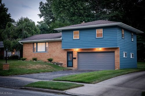 320 Bowman Dr, Kent, OH, 44240-4508 | Card Image