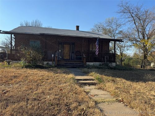 677 6th St, Wilson, OK, 73463-2828 | Card Image