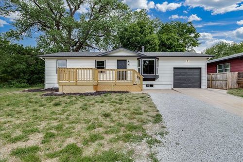 305 Central Ave, Newton, KS, 67114-2041 | Card Image