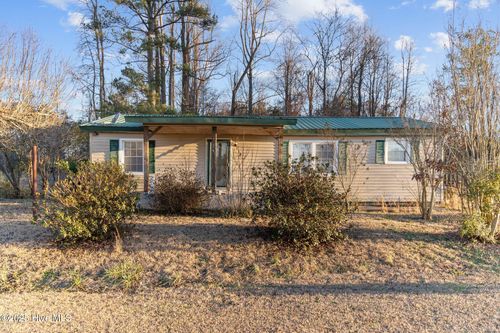 318 Locks No 1 Rd, Riegelwood, NC, 28456-8515 | Card Image