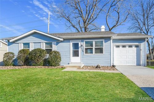 1716 Springhill Dr, O Fallon, MO, 63366-3929 | Card Image