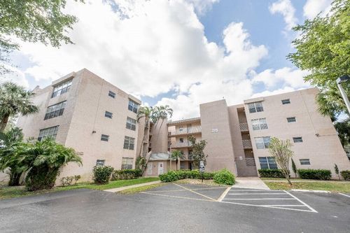 apt-201-9471 Evergreen Pl, Davie, FL, 33324-4318 | Card Image