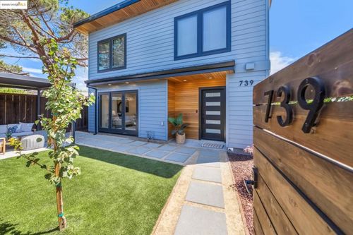 739 61st St, Oakland, CA, 94609-1207 | Card Image