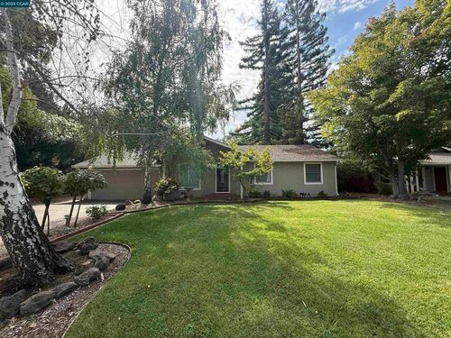 207 Roberta Ave, Pleasant Hill, CA, 94523-3631 | Card Image