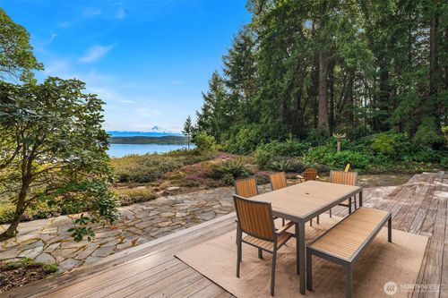 28302 97th Ave Sw, Vashon, WA, 98070-8649 | Card Image